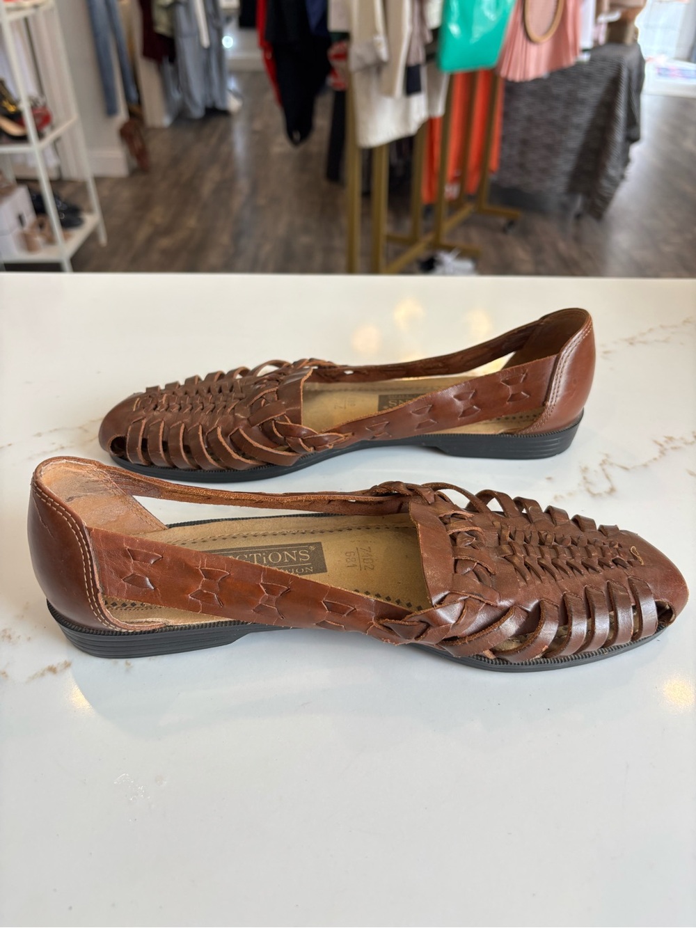 Predictions vintage Brown Woven Leather Huarache Flats